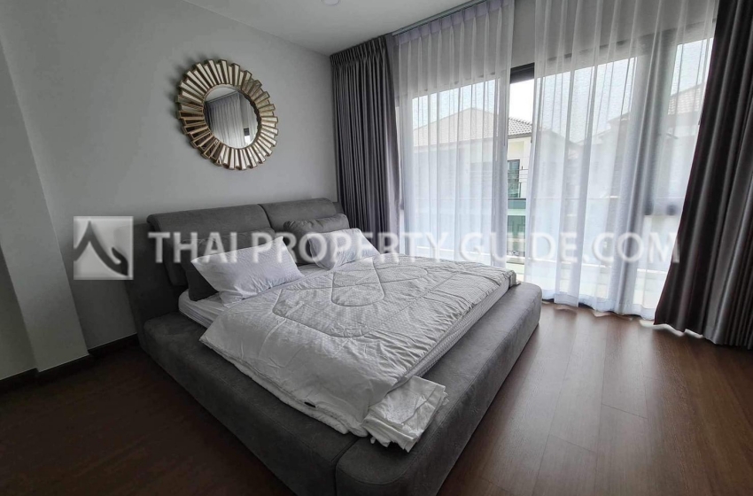 House with Shared Pool in Bangnatrad 